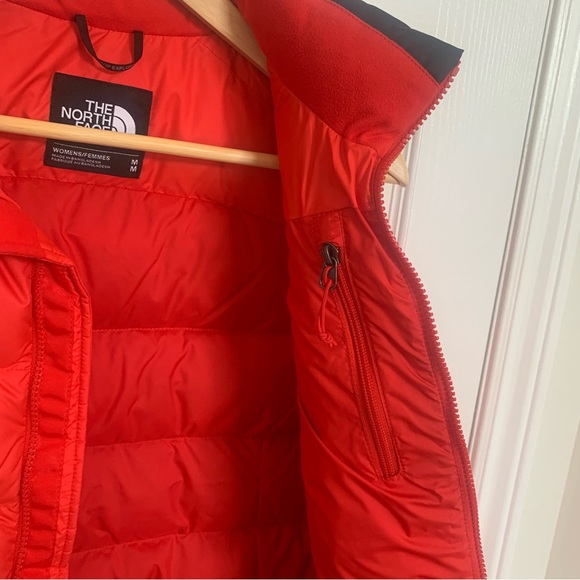 North Face 700 red puffer vest - Picture 4 of 6